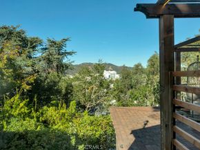 405 Mission Road, Glendale CA 91205