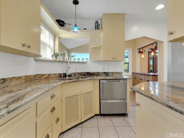 405 Mission Road, Glendale CA 91205