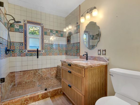 405 Mission Road, Glendale CA 91205