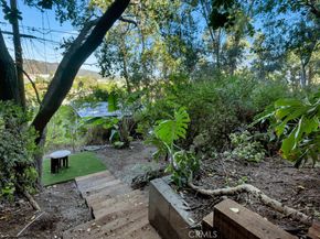 405 Mission Road, Glendale CA 91205