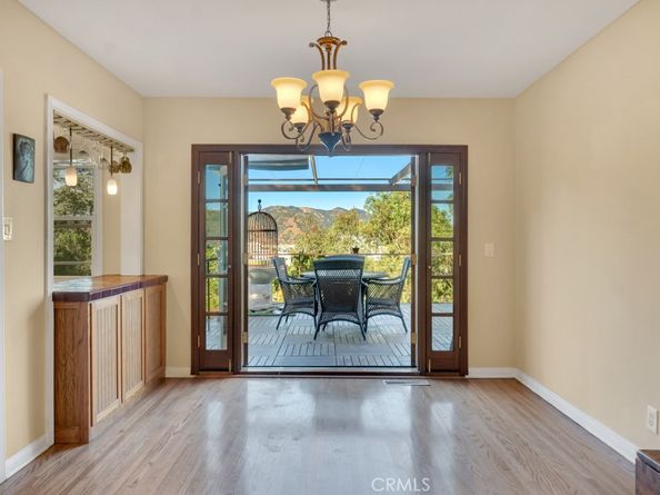405 Mission Road, Glendale CA 91205