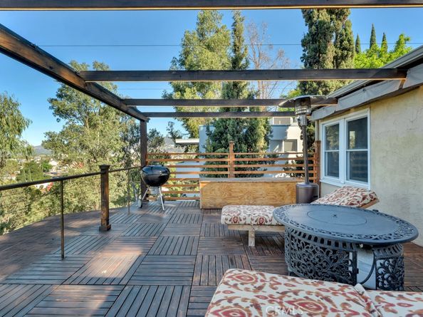 405 Mission Road, Glendale CA 91205