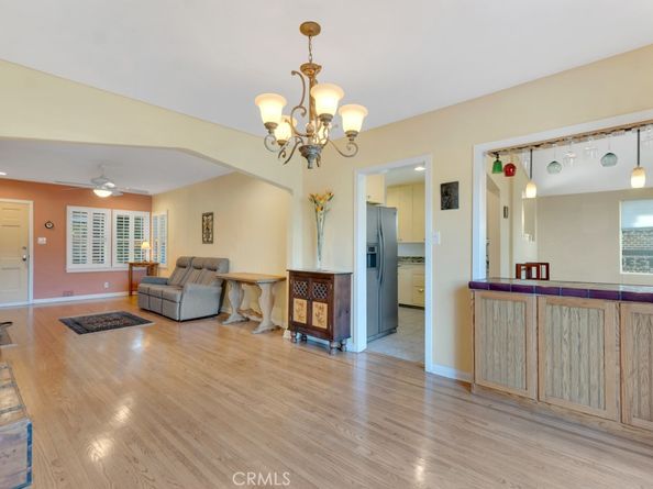 405 Mission Road, Glendale CA 91205