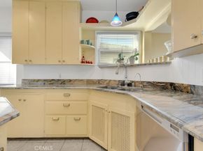 405 Mission Road, Glendale CA 91205