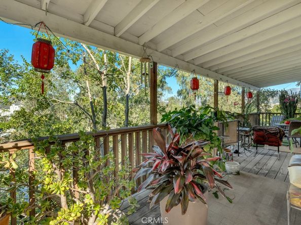 405 Mission Road, Glendale CA 91205