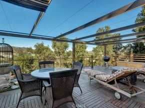 405 Mission Road, Glendale CA 91205
