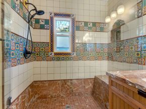 405 Mission Road, Glendale CA 91205