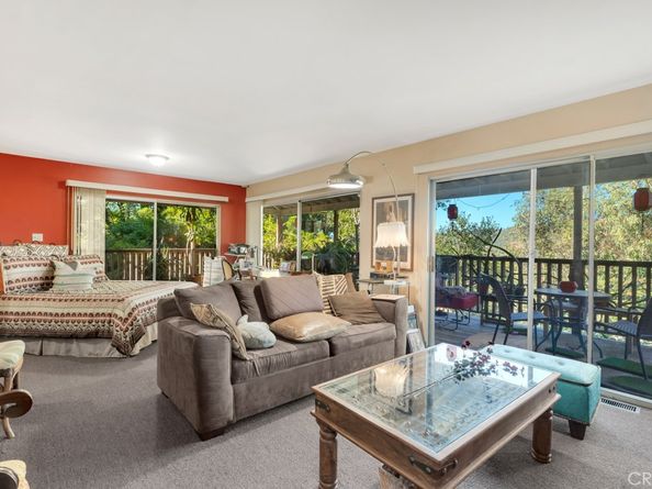 405 Mission Road, Glendale CA 91205
