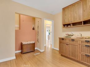 405 Mission Road, Glendale CA 91205