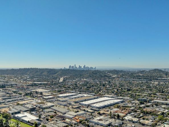 405 Mission Road, Glendale CA 91205