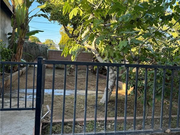 529 531 Sydney Drive, East Los Angeles CA 90022