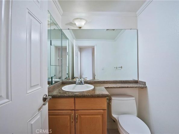 5711 Owensmouth Avenue 117, Woodland Hills CA 91367