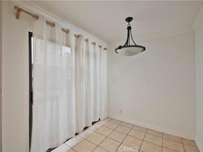 5711 Owensmouth Avenue 117, Woodland Hills CA 91367