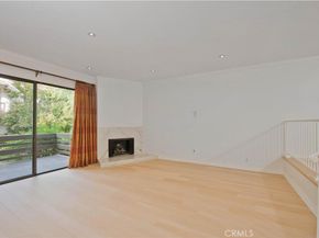 5711 Owensmouth Avenue 117, Woodland Hills CA 91367