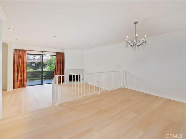 5711 Owensmouth Avenue 117, Woodland Hills CA 91367