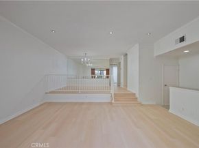 5711 Owensmouth Avenue 117, Woodland Hills CA 91367