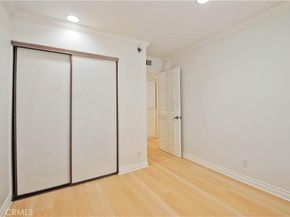 5711 Owensmouth Avenue 117, Woodland Hills CA 91367