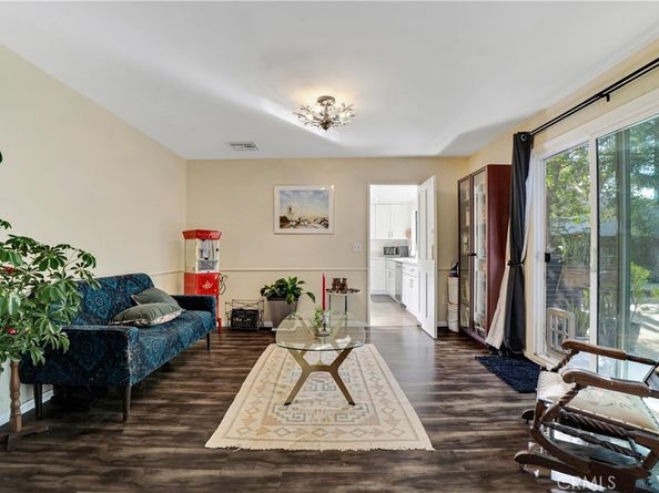 6221 Mammoth Avenue, Valley Glen CA 91401