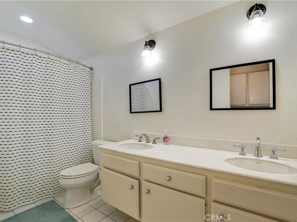 6221 Mammoth Avenue, Valley Glen CA 91401