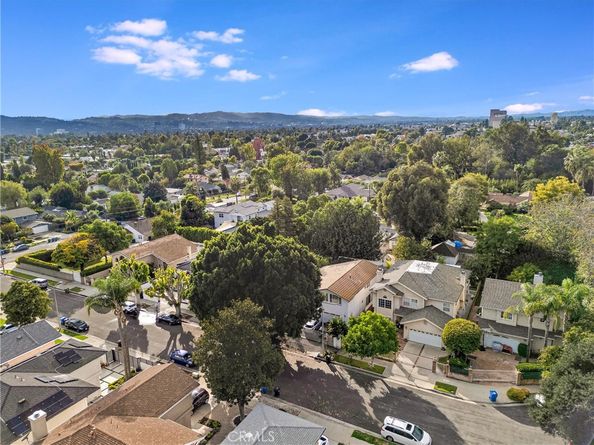 6221 Mammoth Avenue, Valley Glen CA 91401