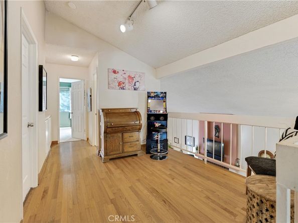 6221 Mammoth Avenue, Valley Glen CA 91401