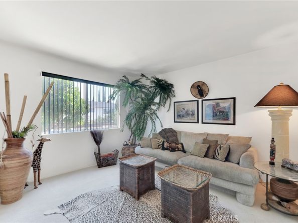 6248 6248 Wynne Avenue, Tarzana CA 91335