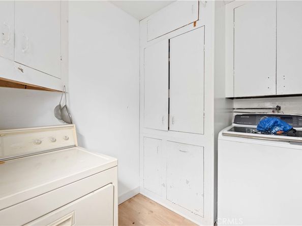 9224 9226 N Gothic Avenue, North Hills CA 91343