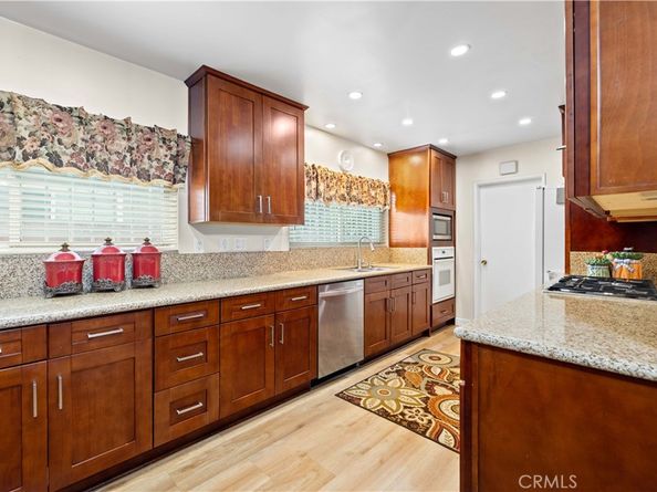 9224 9226 N Gothic Avenue, North Hills CA 91343