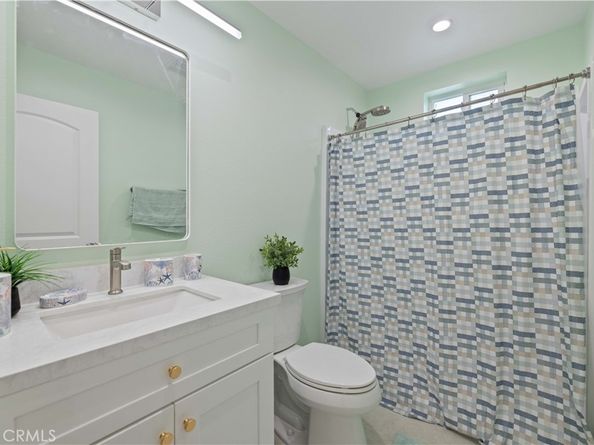 9224 9226 N Gothic Avenue, North Hills CA 91343