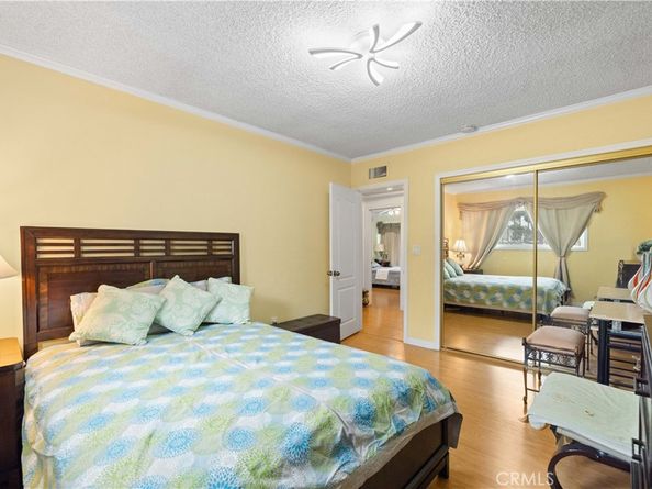 9224 9226 N Gothic Avenue, North Hills CA 91343