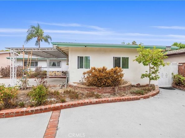 9224 9226 N Gothic Avenue, North Hills CA 91343