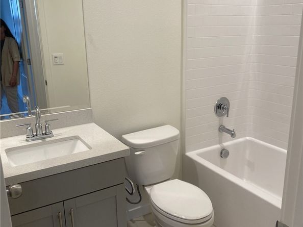 302 Limestone, Lake Forest CA 92610