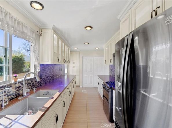 7060 Morse Avenue, North Hollywood CA 91605