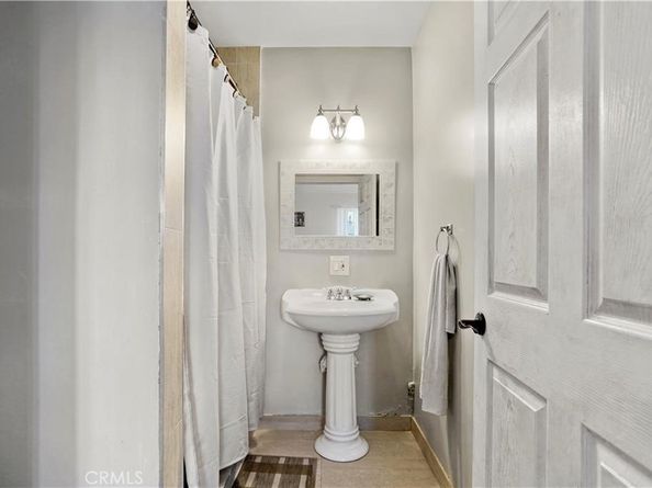 7060 Morse Avenue, North Hollywood CA 91605