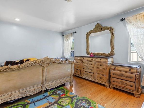 7060 Morse Avenue, North Hollywood CA 91605