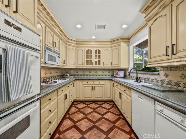 10132 Wish Avenue, Northridge CA 91325