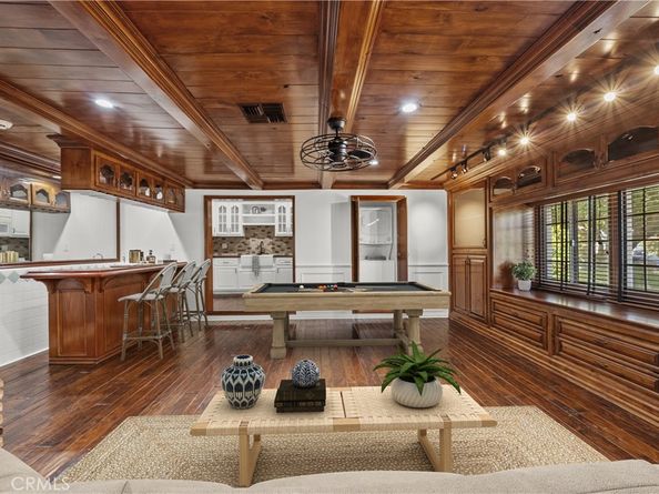 10132 Wish Avenue, Northridge CA 91325