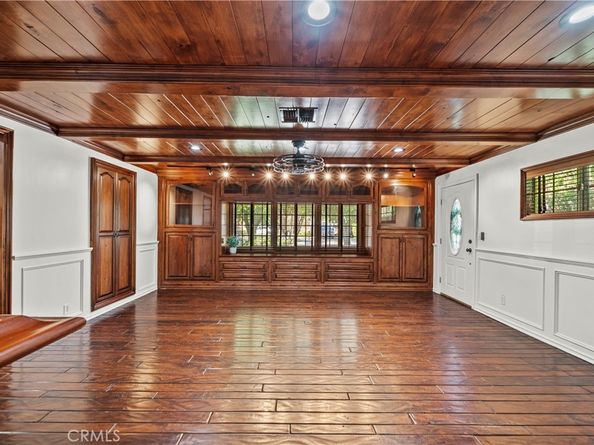 10132 Wish Avenue, Northridge CA 91325