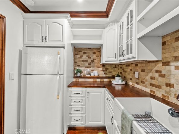 10132 Wish Avenue, Northridge CA 91325