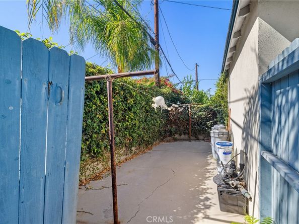 17650 Welby Way, Lake Balboa CA 91406