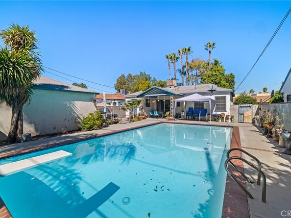 17650 Welby Way, Lake Balboa CA 91406