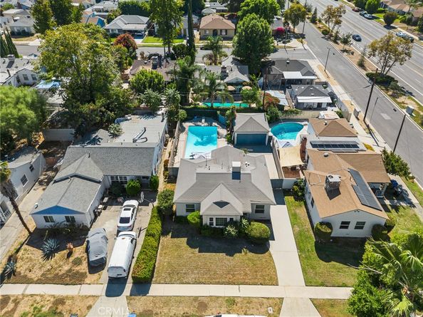 17650 Welby Way, Lake Balboa CA 91406