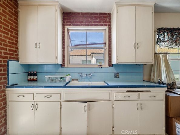 17650 Welby Way, Lake Balboa CA 91406