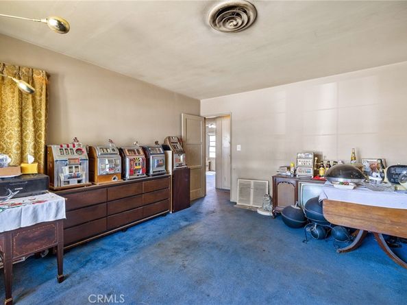 17650 Welby Way, Lake Balboa CA 91406