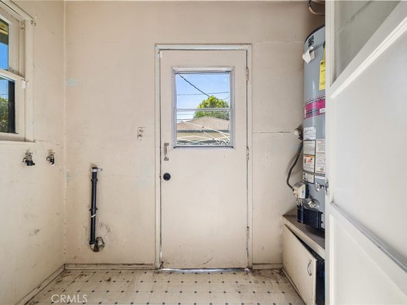 17650 Welby Way, Lake Balboa CA 91406
