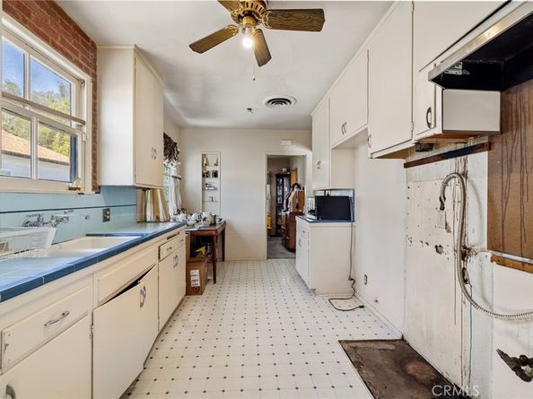 17650 Welby Way, Lake Balboa CA 91406