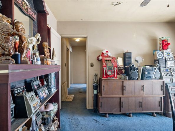 17650 Welby Way, Lake Balboa CA 91406