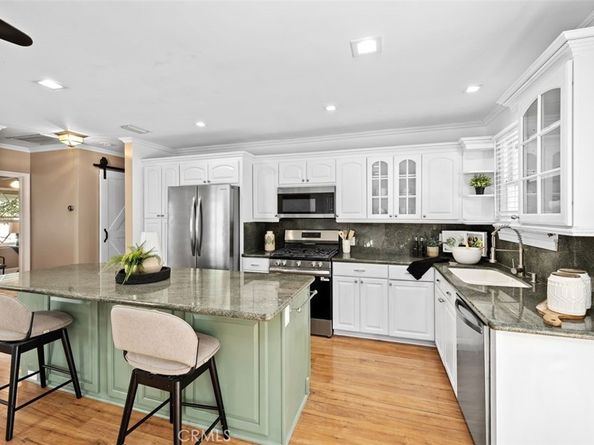 2755 N Lincoln Street, Burbank CA 91504