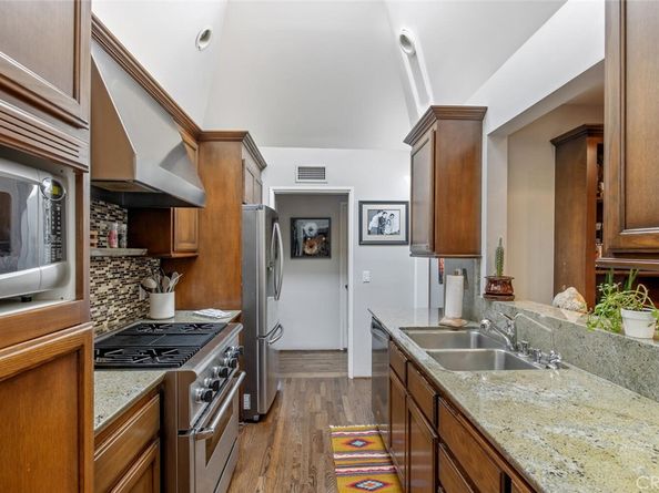 10441 Bloomfield, Toluca Lake CA 91602