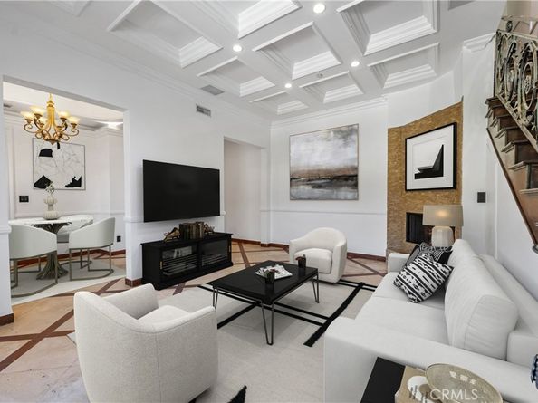 8655 Hillside Avenue, Los Angeles CA 90069